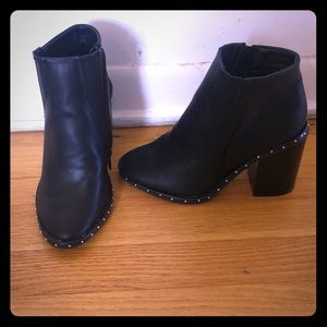 Yoki Black stud ankle boot bootie size 5.5